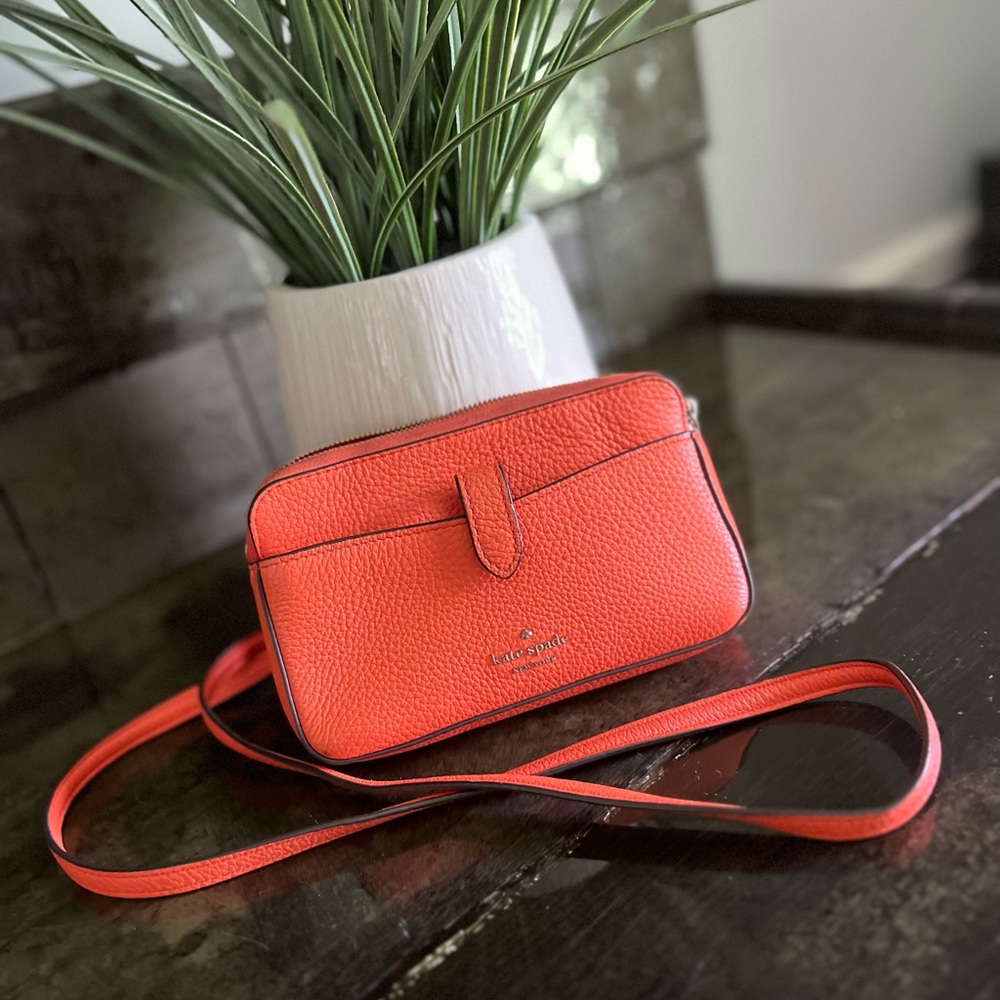 Kate Spade Cross Body! 🍊